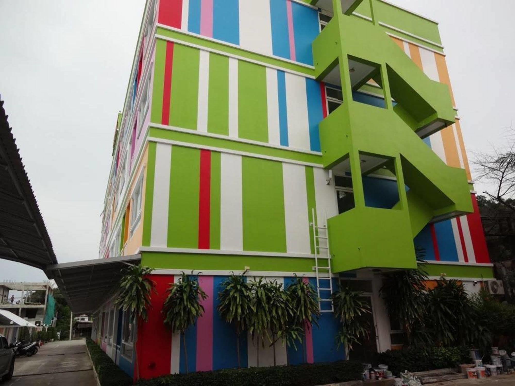 Plus Mansion Phuket Exterior photo