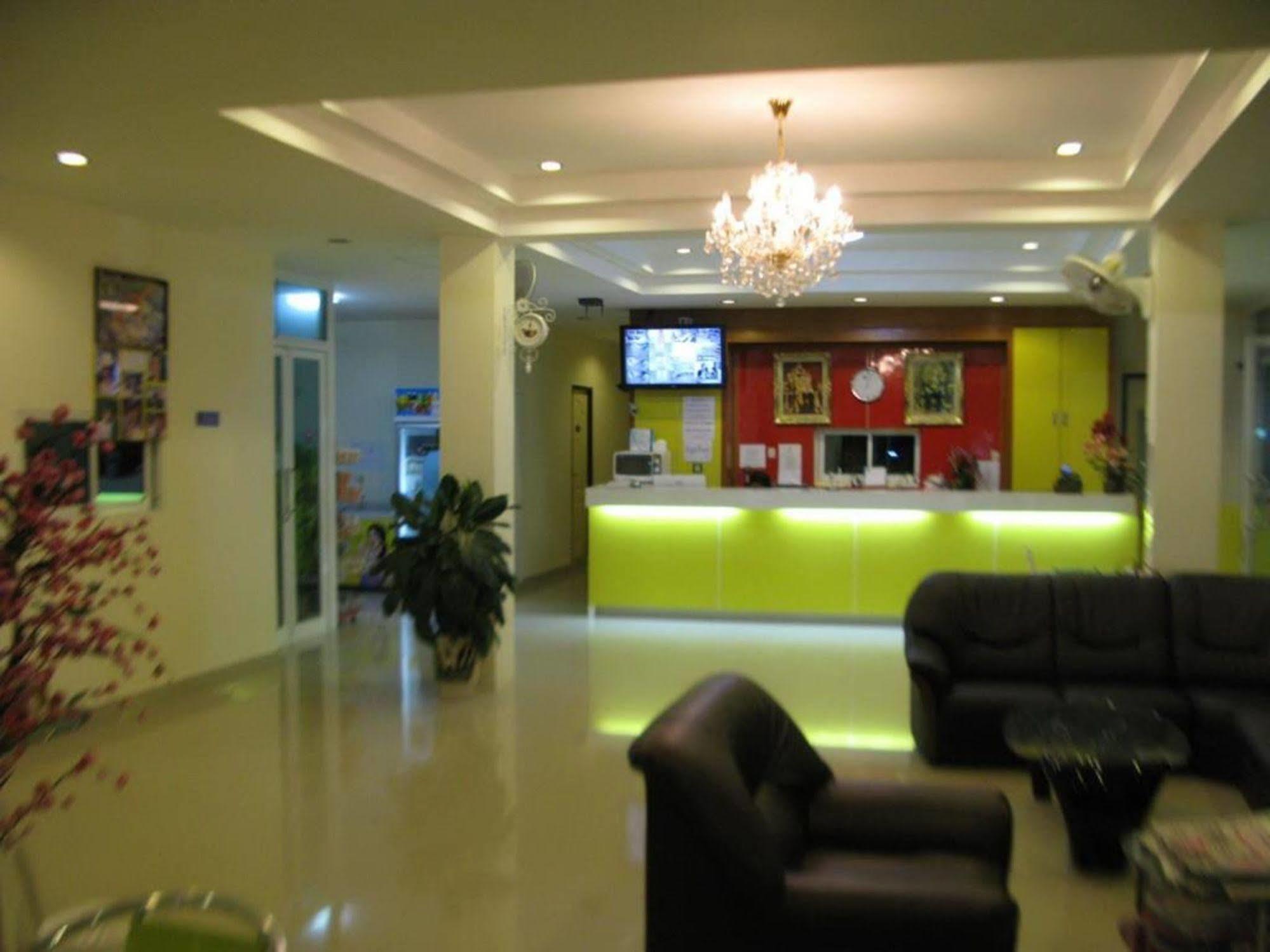 Plus Mansion Phuket Exterior photo