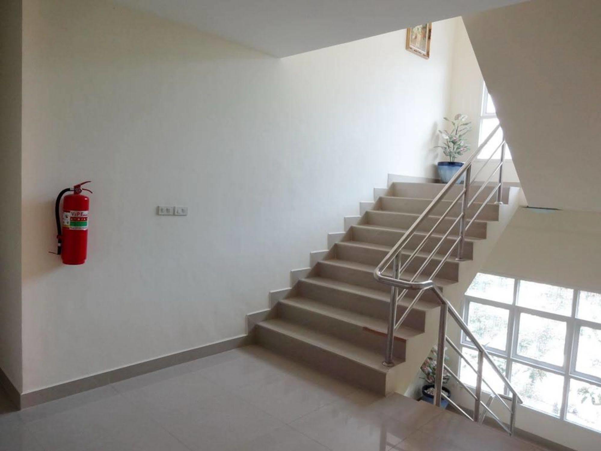 Plus Mansion Phuket Exterior photo